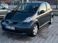 Używany Toyota Aygo 68 KM (50 kW) 2005 Szary Hatchback