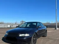Używany Audi A4 110 KM (80 kW) 1996 Niebieski Sedan/Limuzyna