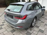 Gebraucht BMW 320 190 PS (139 kW) 2023 Grau Kombi