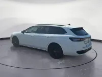 Usata VW Passat R-line 150 CV (110 kW) 2025 Bianco Station wagon
