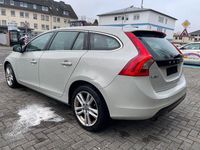 Gebraucht Volvo V60 114 PS (83 kW) 2011 Grau Kombi