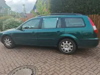 Gebraucht Ford Mondeo Ghia 125 PS (91 kW) 2001 Grün Limousine
