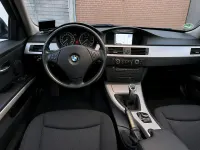 Gebraucht BMW 318 143 PS (105 kW) 2010 Schwarz Limousine