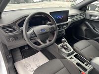 Gebraucht Ford Focus ST-Line X 125 PS (91 kW) 2023 Frostweiß Kombi