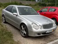 Gebraucht Mercedes E220 Elegance 150 PS (110 kW) 2003 Silber Limousine