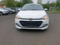 Gebraucht Hyundai i20 75 PS (55 kW) 2018 Weiß Kleinwagen