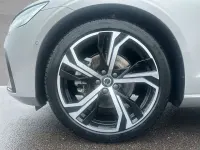 Używany Volvo V60 Plus 197 KM (144 kW) 2025 Srebrny Kombi
