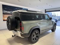Gebraucht Land Rover Defender Black Edition 244 PS (179 kW) 2021 Pangea green (grün) SUV