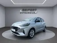 Gebraucht Hyundai i10 GO! 67 PS (49 kW) 2023 Sleek silver / met Kleinwagen