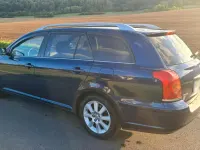 Gebraucht Toyota Avensis T2 129 PS (94 kW) 2005 Blau Kombi