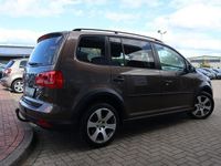 Gebraucht VW Touran Cross 140 PS (102 kW) 2011 Braun Van / Kleinbus
