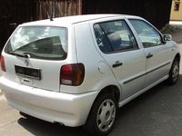 Second-hand VW Polo Comfortline 60 CP (44 kW) 1999 Argintiu Berlinǎ