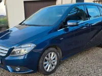 Gebraucht Mercedes B180 122 PS (89 kW) 2012 Blau Kleinwagen