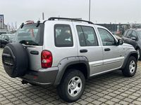 Gebraucht Jeep Cherokee Sport 150 PS (110 kW) 2003 Silber SUV
