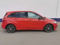 Gebraucht Mercedes B180 Urban 109 PS (80 kW) 2016 Jupiterrot  unilack Kleinwagen