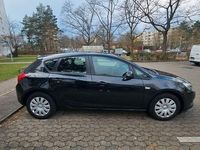 Gebraucht Opel Astra Selection 116 PS (85 kW) 2014 Schwarz Limousine