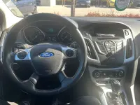 Gebraucht Ford Focus 101 PS (74 kW) 2012 Rot Limousine
