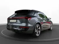 Gebraucht Audi Q8 e-tron S-Line 300 kW (408 PS) 2024 Daytonagrau perleffekt SUV