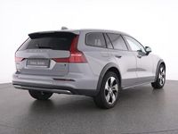 Gebraucht Volvo V60 CC Plus 196 PS (144 kW) 2023 Vapour grey / metallic Kombi