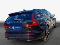 Gebraucht Volvo V60 Plus 197 PS (144 kW) 2025 Schwarz Kombi