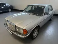 Brugt Mercedes E280 270 HK (198 kW) 1979 Sølv Sedan