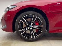 Gebraucht BMW 330e Comfort Edition 292 PS (214 kW) 2025 Fire red metallic Kombi