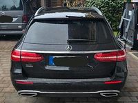Gebraucht Mercedes E400 330 PS (242 kW) 2022 Schwarz Kombi