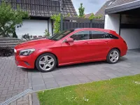 Gebraucht Mercedes CLA180 Shooting Brake 109 PS (80 kW) 2017 Rot Kombi