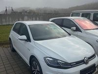 Gebraucht VW Golf 100 kW (136 PS) 2019 Weiß Limousine