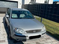 Gebraucht Ford Mondeo Ghia 150 PS (110 kW) 2001 Silber Limousine