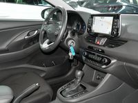 gebraucht Hyundai i30 Kombi 1,4 T-GDI Trend DCT Navi Kamera Sitzh.