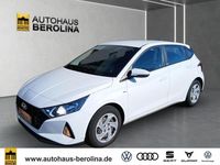 Gebraucht Hyundai i20 Select 101 PS (74 kW) 2021 Weiß Kleinwagen