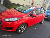 Gebraucht Ford Fiesta Titanium 101 PS (74 kW) 2015 Rot Kleinwagen