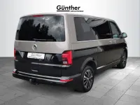 Gebraucht VW Multivan Generation Six 204 PS (150 kW) 2022 Mojave beige metallic/ deep bl Van / Kleinbus