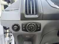 Gebraucht Ford Transit Trend 170 PS (125 kW) 2018 Weiß Van / Kleinbus