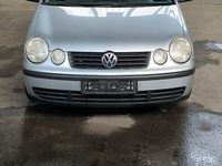 Gebraucht VW Polo Basis 75 PS (55 kW) 2003 Silber Kleinwagen