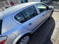 Gebraucht Opel Astra 90 PS (66 kW) 2008 Silber Kleinwagen