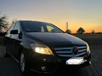 Gebraucht Mercedes B180 109 PS (80 kW) 2012 Schwarz Kleinwagen