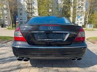Gebraucht Mercedes E500 306 PS (225 kW) 2004 Mokkaschwarz lackierung Limousine