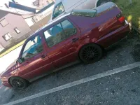 Second-hand VW Vento 90 CP (66 kW) 1995 Roșu Berlinǎ