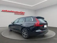 Gebraucht Volvo V60 Core 197 PS (144 kW) 2023 Schwarz Kombi