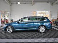 Gebraucht VW Passat Business 150 PS (110 kW) 2023 Blau Kombi