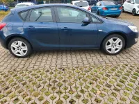 Gebraucht Opel Astra Selection 116 PS (85 kW) 2011 Blau Limousine