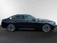 Gebraucht BMW 530e M Sport 299 PS (219 kW) 2025 Saphirschwarz metallic Limousine