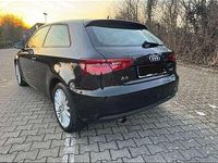Gebraucht Audi A3 Attraction 105 PS (77 kW) 2013 Schwarz Limousine
