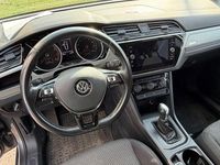 Gebraucht VW Touran Comfortline 150 PS (110 kW) 2017 Grau Van / Kleinbus