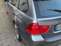 Gebraucht BMW 318 143 PS (105 kW) 2008 Grau Kombi