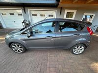 Gebraucht Ford Fiesta Titanium 82 PS (60 kW) 2012 Grau Kleinwagen