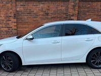 Gebraucht Kia Ceed 136 PS (100 kW) 2024 Weiß Kleinwagen