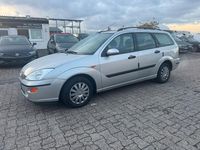 Gebraucht Ford Focus Ghia 101 PS (74 kW) 2000 Silber Kombi